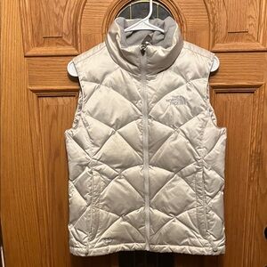 Women’s North Face Kids Light Gray Quilted Vest